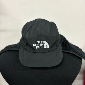 The North Face Black Shasta trapper hat